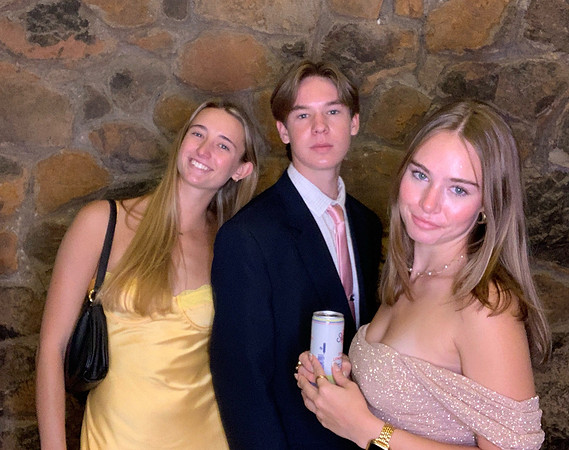 Courtney_Brian_photo_20251101_Time-171134_qga0ft