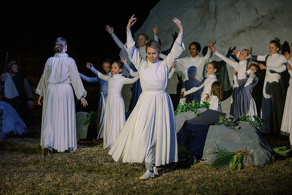 nativity25-36