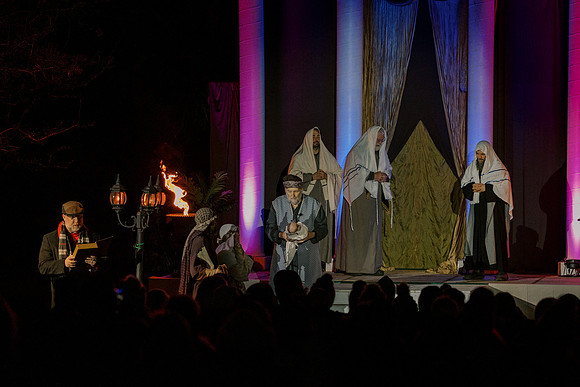 nativity25-49